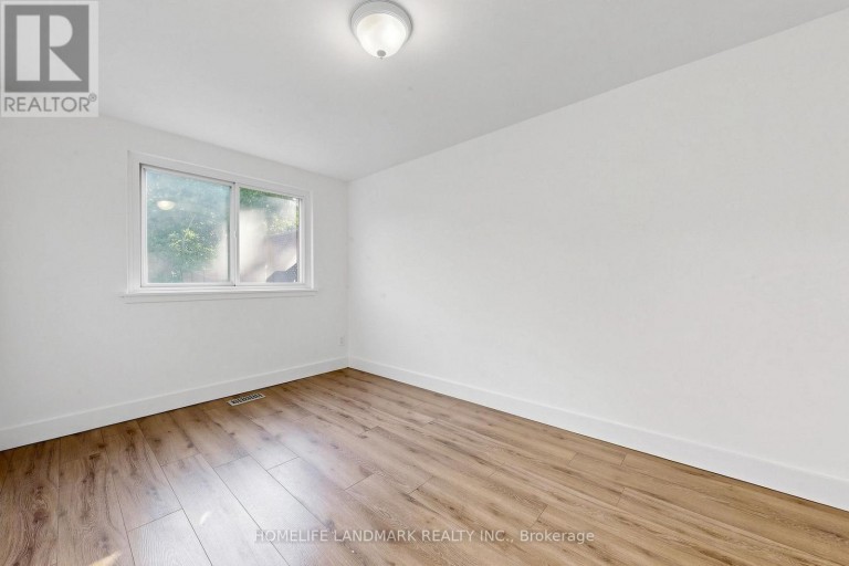 26 FENSIDE DRIVE, Toronto (Parkwoods-Donalda), Ontario, M3A2V3