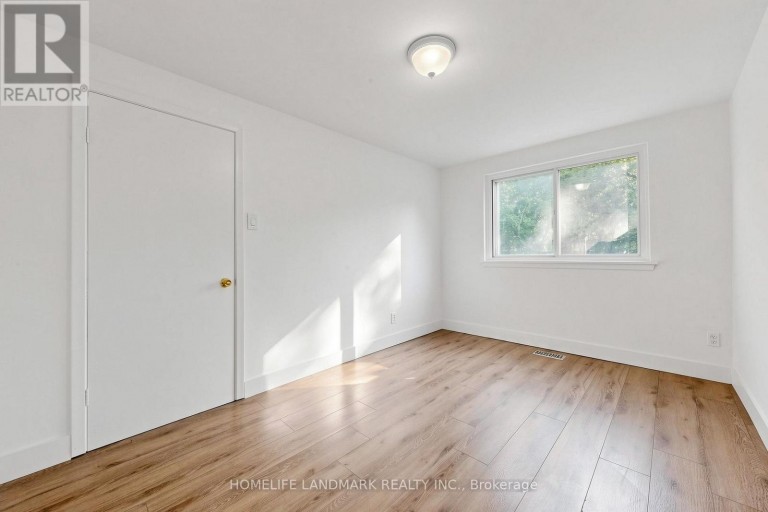26 FENSIDE DRIVE, Toronto (Parkwoods-Donalda), Ontario, M3A2V3