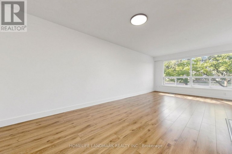 26 FENSIDE DRIVE, Toronto (Parkwoods-Donalda), Ontario, M3A2V3
