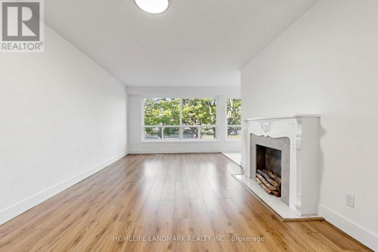 26 FENSIDE DRIVE, Toronto (Parkwoods-Donalda), Ontario, M3A2V3