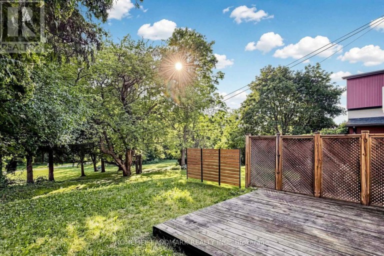 26 FENSIDE DRIVE, Toronto (Parkwoods-Donalda), Ontario, M3A2V3