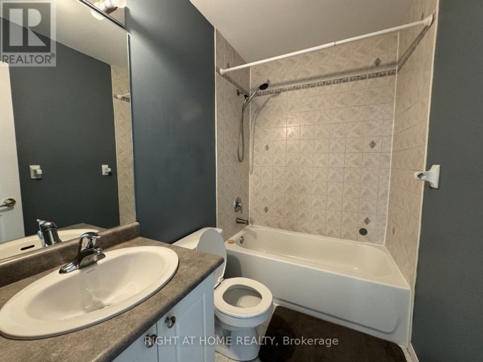 20 COURTNEY CRESCENT, Barrie (Painswick South), Ontario, L4N5S7