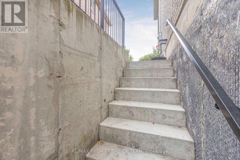 LOWER - 223 LANDSBRIDGE STREET, Caledon (Bolton East), Ontario, L7E2J6
