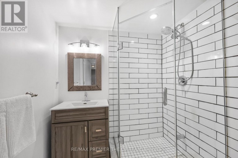 LOWER - 223 LANDSBRIDGE STREET, Caledon (Bolton East), Ontario, L7E2J6