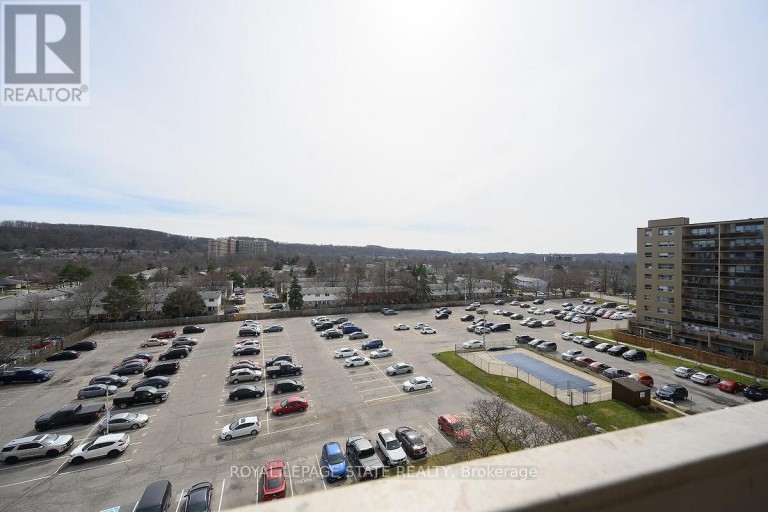811 - 15 ALBRIGHT ROAD, Hamilton (Vincent), Ontario, L8K5J2