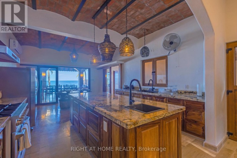 92 AVENIDA DEL PALMAR, Mexico, Ontario, 