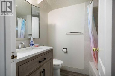 11268 6  SW Calgary Alberta photo 11