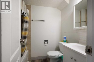 11268 6  SW Calgary Alberta photo 19