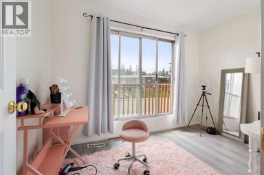 11268 6  SW Calgary Alberta photo 2