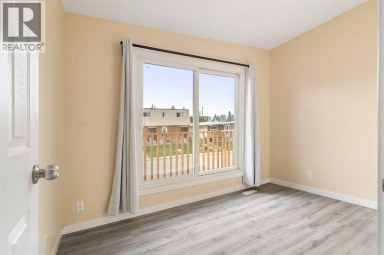 11268 6  SW Calgary Alberta photo 22
