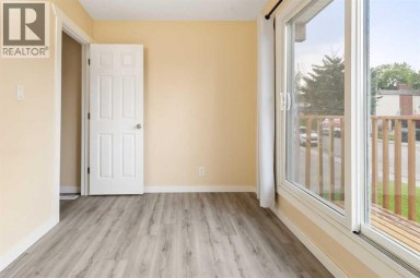 11268 6  SW Calgary Alberta photo 23