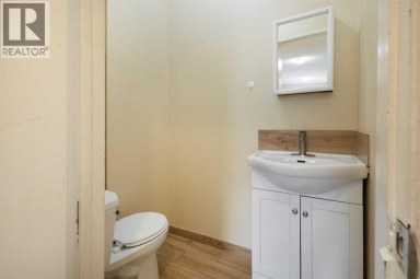 11268 6  SW Calgary Alberta photo 27