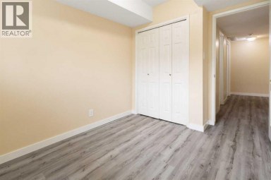 11268 6  SW Calgary Alberta photo 31