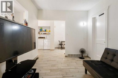 11268 6  SW Calgary Alberta photo 38