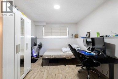 11268 6  SW Calgary Alberta photo 42