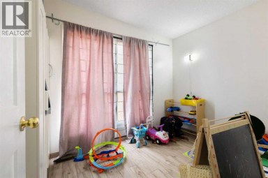 11268 6  SW Calgary Alberta photo 43