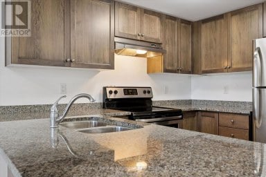 301 - 45 KINGSBURY SQUARE Guelph (Pineridge/Westminster Woods) Ontario photo 6