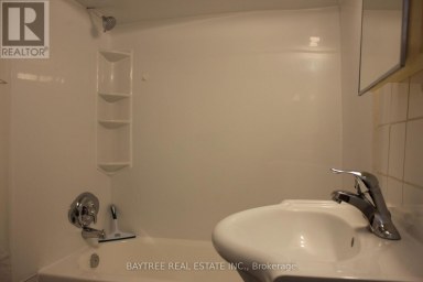 LOWER - 57 CARUS AVENUE Toronto (Wychwood) Ontario photo 14