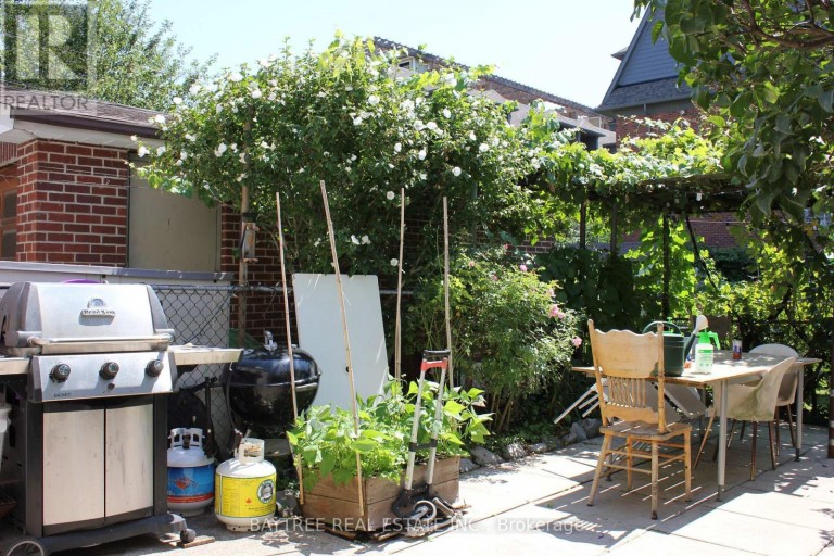 LOWER - 57 CARUS AVENUE, Toronto (Wychwood), Ontario, M6G2A5