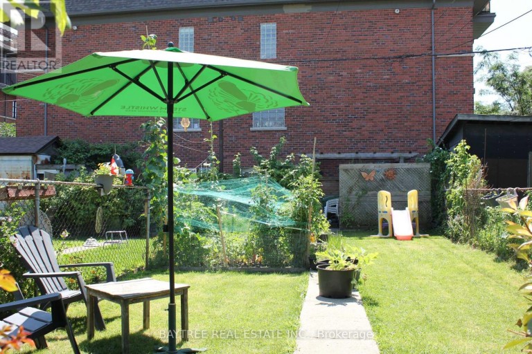 LOWER - 57 CARUS AVENUE, Toronto (Wychwood), Ontario, M6G2A5
