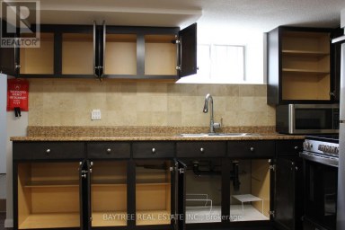 LOWER - 57 CARUS AVENUE Toronto (Wychwood) Ontario photo 6