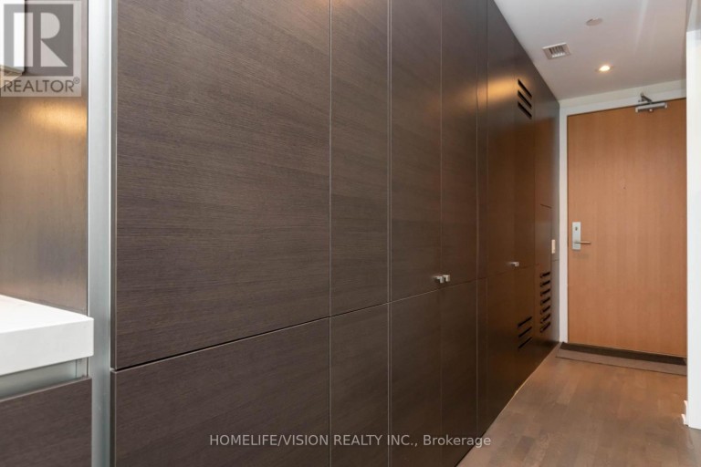 323 - 629 KING STREET W, Toronto (Waterfront Communities), Ontario, M5V1M5