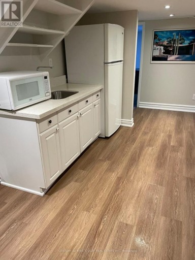 LOWER - 154 SORAUREN AVENUE, Toronto (Roncesvalles), Ontario, M6R2E5