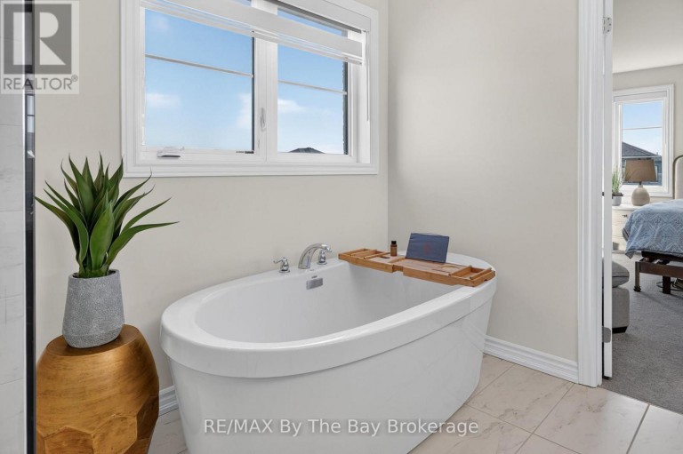 171 ROSANNE CIRCLE, Wasaga Beach, Ontario, L9Z0N1