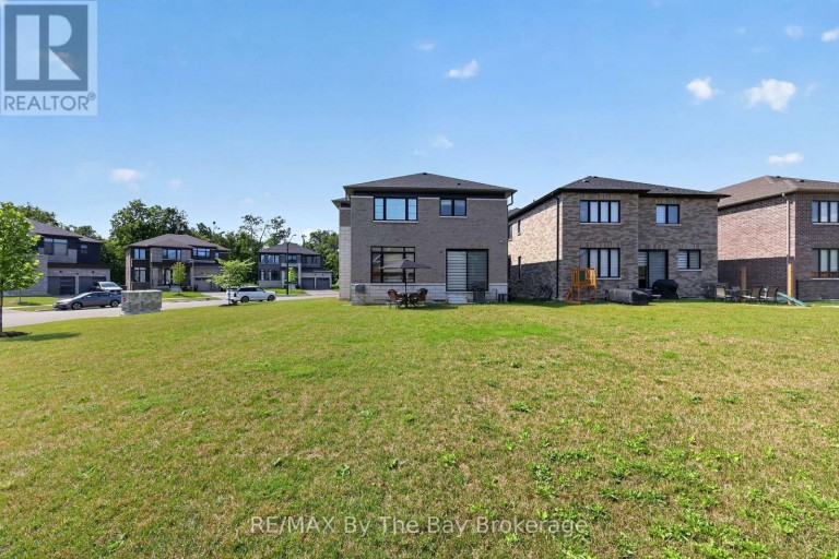 171 ROSANNE CIRCLE, Wasaga Beach, Ontario, L9Z0N1