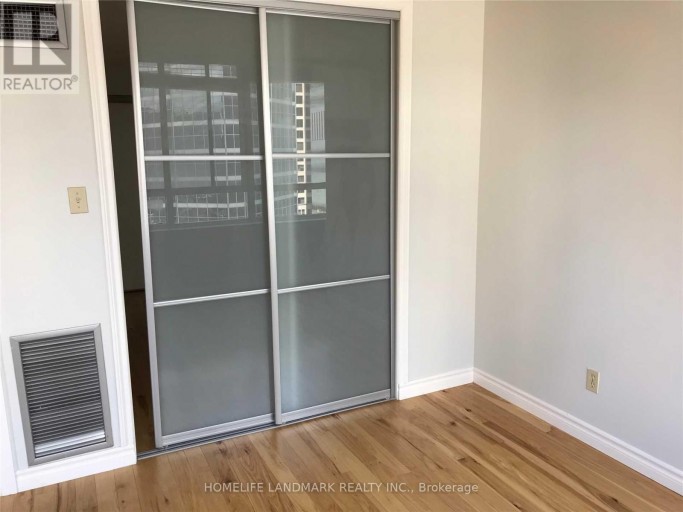 1122 - 633 BAY STREET, Toronto (Bay Street Corridor), Ontario, M5G2G4