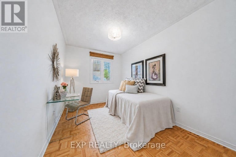 3 BAFFIN COURT, Richmond Hill (Langstaff), Ontario, L4B4J6
