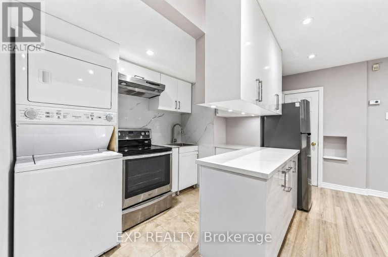 3 BAFFIN COURT, Richmond Hill (Langstaff), Ontario, L4B4J6