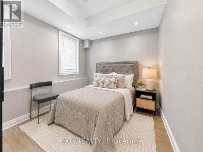 3 BAFFIN COURT, Richmond Hill (Langstaff), Ontario, L4B4J6