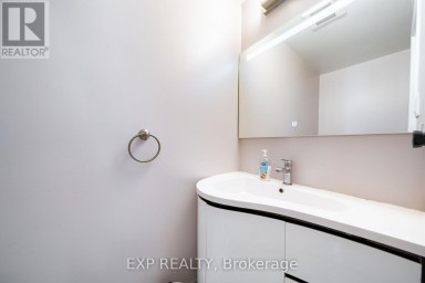 3 BAFFIN COURT Richmond Hill (Langstaff) Ontario photo 8