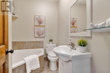 MAIN FLR - 107 CATHARINE STREET S Hamilton (Corktown) Ontario photo 16