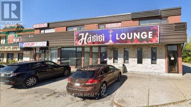 2917 2919 2921 DERRY ROAD E Mississauga (Malton) Ontario photo 1