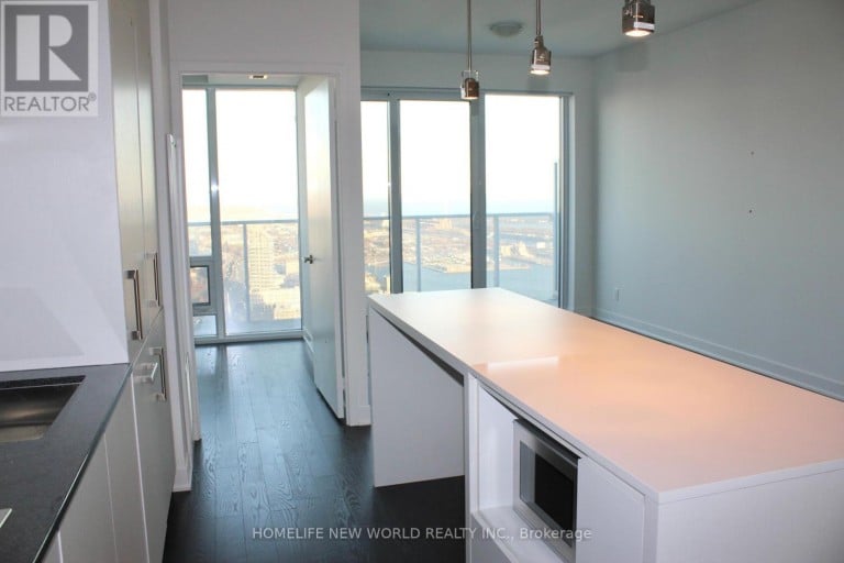 6806 - 88 HARBOUR STREET, Toronto (Waterfront Communities), Ontario, M5J0C3