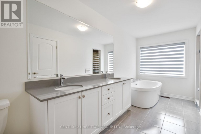 15 KENTLEDGE AVENUE, East Gwillimbury (Holland Landing), Ontario, L9N0W3