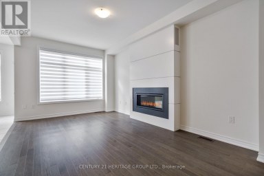 15 KENTLEDGE AVENUE East Gwillimbury (Holland Landing) Ontario photo 3