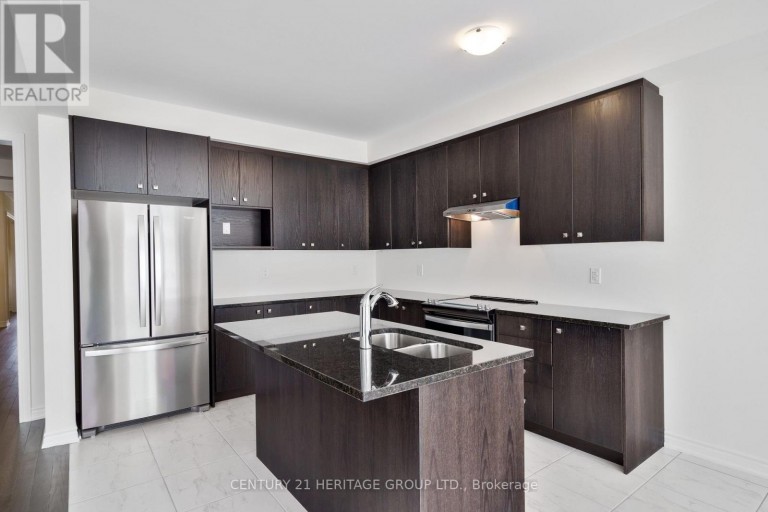 15 KENTLEDGE AVENUE, East Gwillimbury (Holland Landing), Ontario, L9N0W3