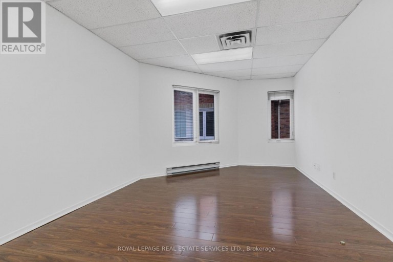 3 - 7626A YONGE STREET, Vaughan (Crestwood-Springfarm-Yorkhill), Ontario, L4J1V9