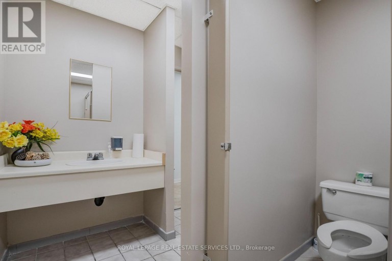 3 - 7626A YONGE STREET, Vaughan (Crestwood-Springfarm-Yorkhill), Ontario, L4J1V9