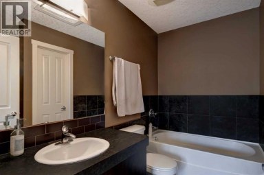 6 Elgin Meadows Road SE Calgary Alberta photo 17
