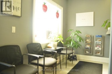 7 - 71 MAIN STREET S Newmarket (Central Newmarket) Ontario photo 4