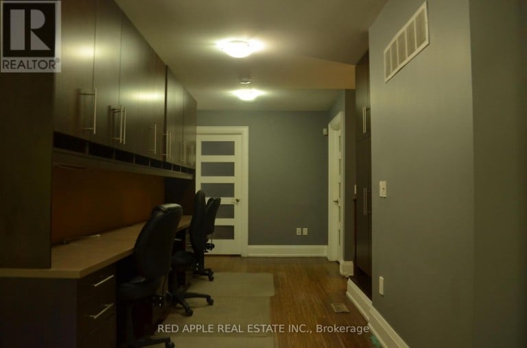 71 MAIN STREET S, Newmarket (Central Newmarket), Ontario, L3Y3Y5