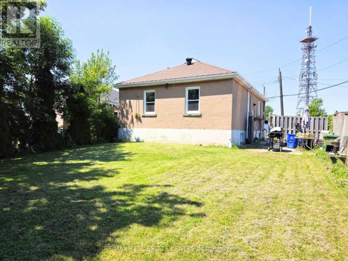 353 EAST 21ST STREET, Hamilton (Burkholme), Ontario, L8V2V1