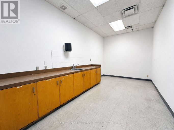 5 - 126 COMMERCIAL AVENUE, Ajax (South West), Ontario, L1S2H5