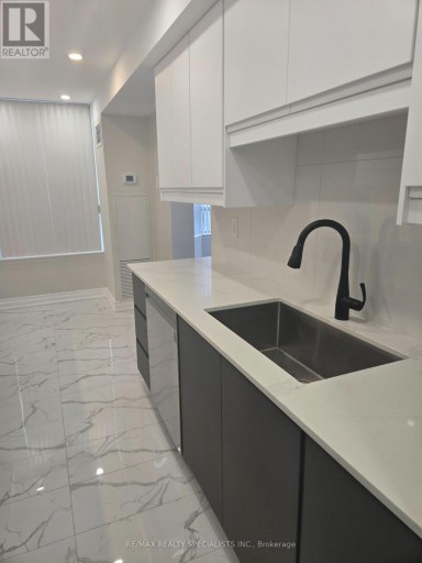 1204(PARTIALLY FURNISHED) - 135 HILLCREST AVENUE, Mississauga (Cooksville), Ontario, L5B4B1