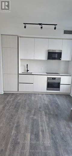 1702 - 108 PETER STREET, Toronto (Waterfront Communities), Ontario, M5V2G7