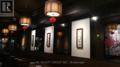 813 YONGE STREET Toronto (Rosedale-Moore Park) Ontario photo 2